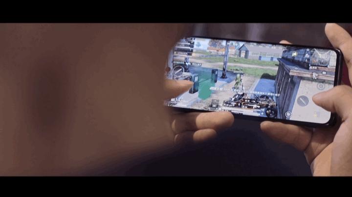 我们跑遍几个网红城市，发现有一种四人社交游戏很火