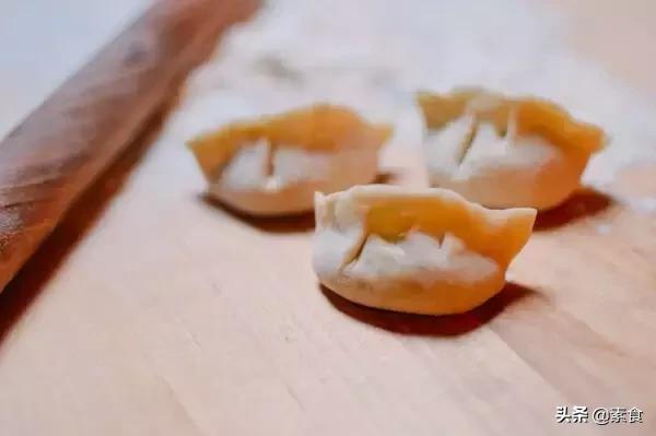 茴香素饺子好吃还是肉饺子好吃,茴香素饺子做法