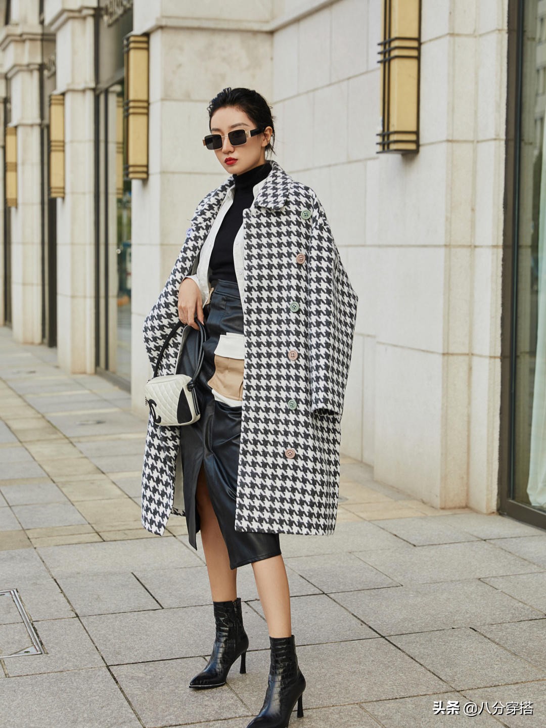 今年“千鸟格大衣”火了,建议选这几种,照穿不出错,保暖洋气