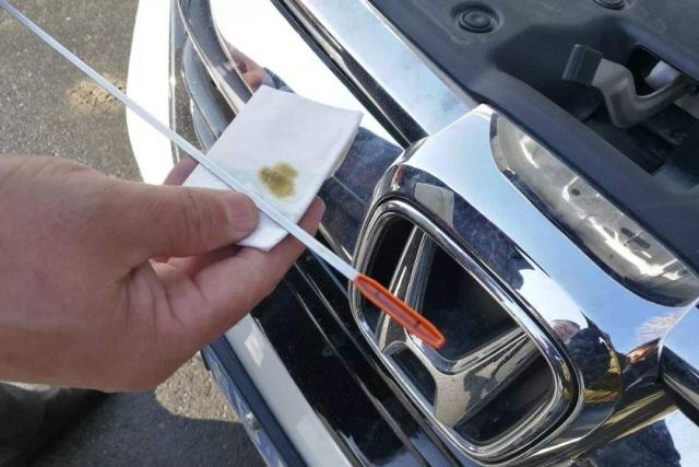 机油加多和加少哪个危害大,机油加多和加少有什么危害