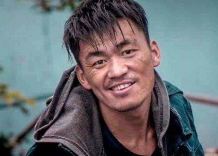 马蓉董卿赴美生子，一个为移民一个为教育，“撤侨令”下如何做？