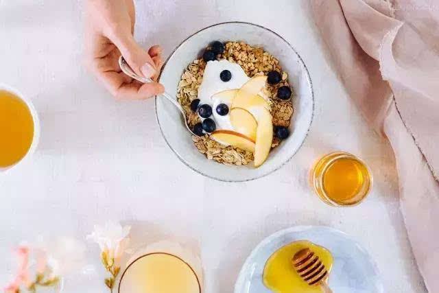 系好腰带的方法,系腰带护腰