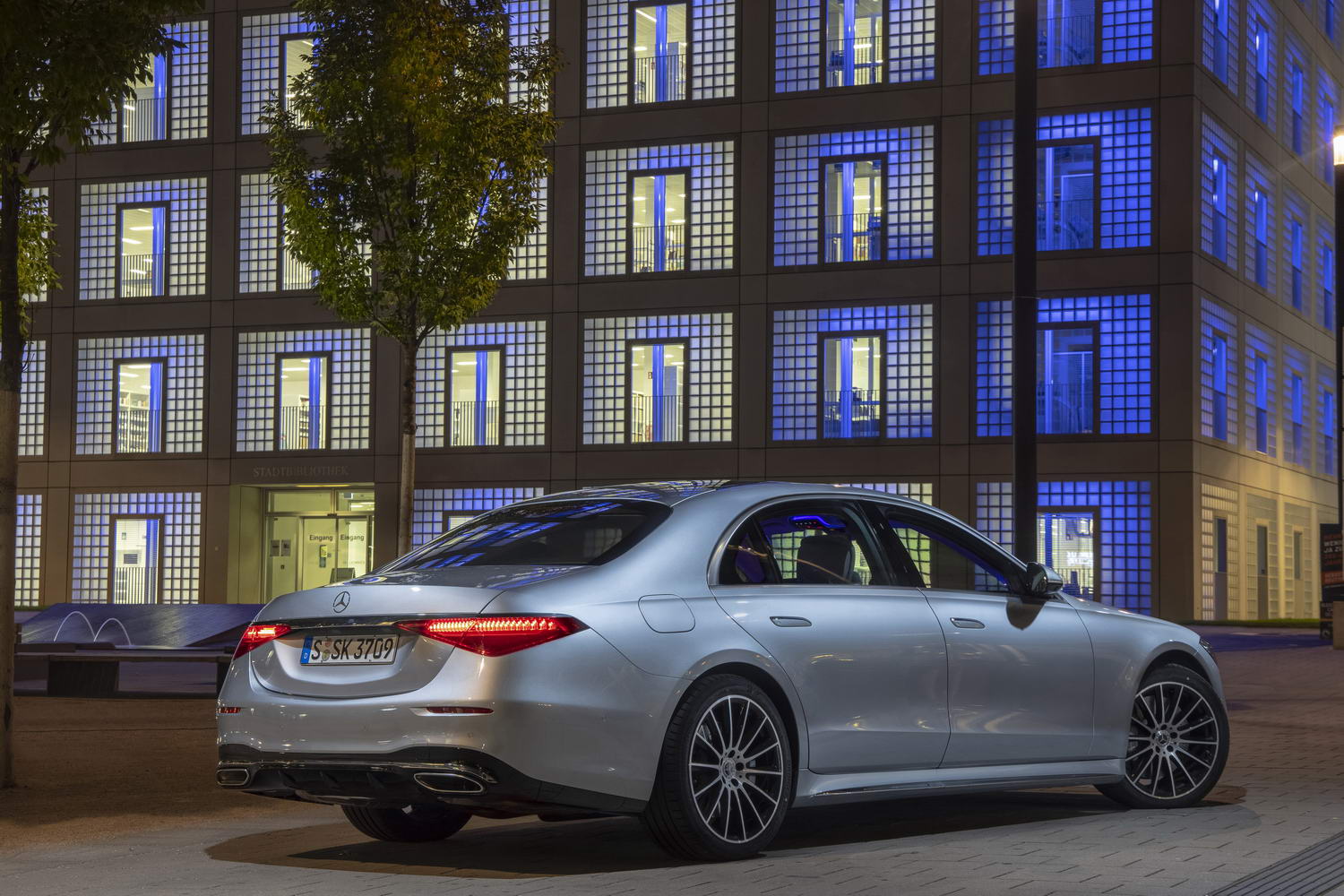 20年车龄的奔驰s级值不值得买,新款奔驰s级购车手册