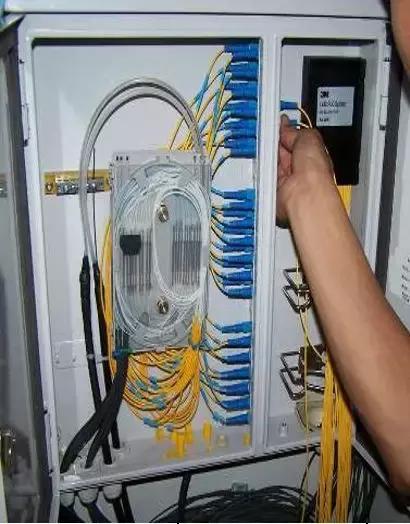 光纤是如何接入互联网的,光纤是怎么实现数据传输的