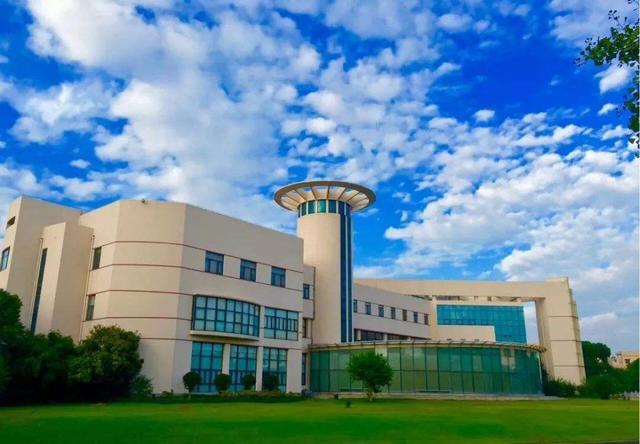 上海很“神秘”的1所大学,含金量高,录取分不高,考上不愁就业