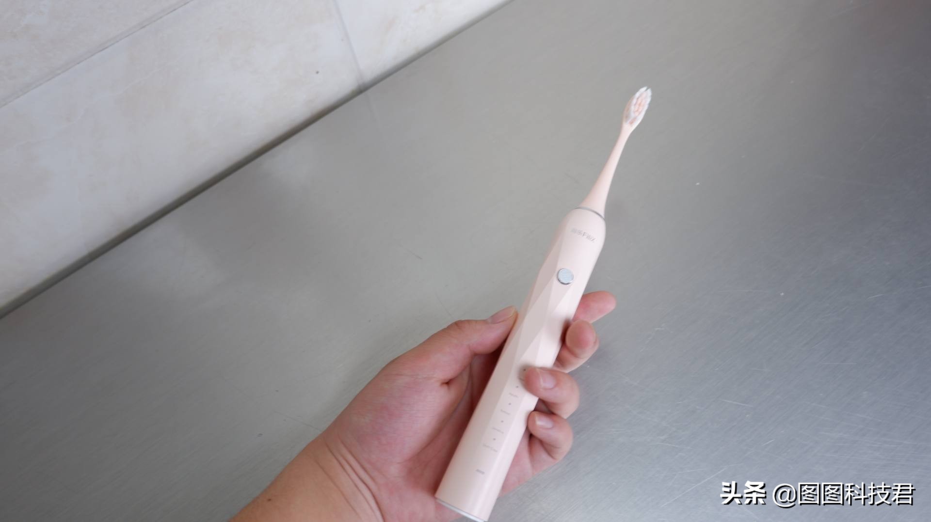 扉乐电动牙刷哪个刷头好用,扉乐和usmile电动牙刷哪个好用