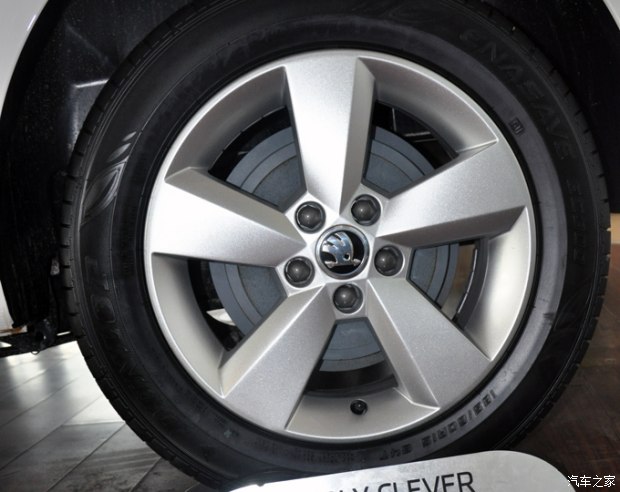 米其林轮胎使用寿命和里程是多少,汽车轮胎的使用寿命是多少时间