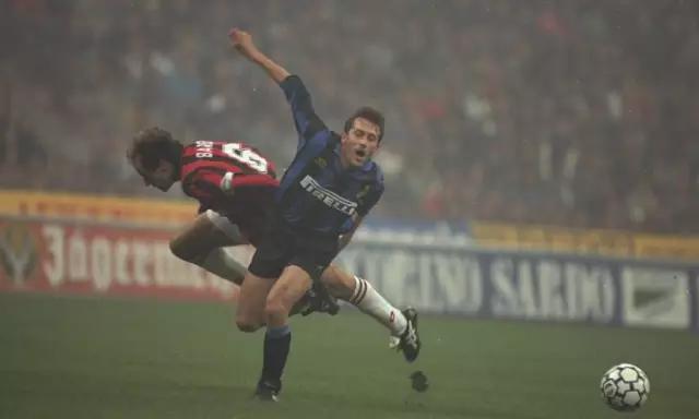 还有老球迷记得吗？意大利米兰德比！足球世界中曾经的第一德比