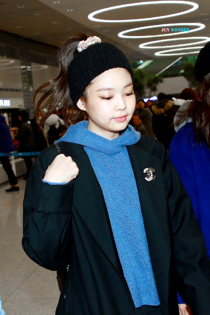 韩国女团jennie穿搭,女团直发发型jennie