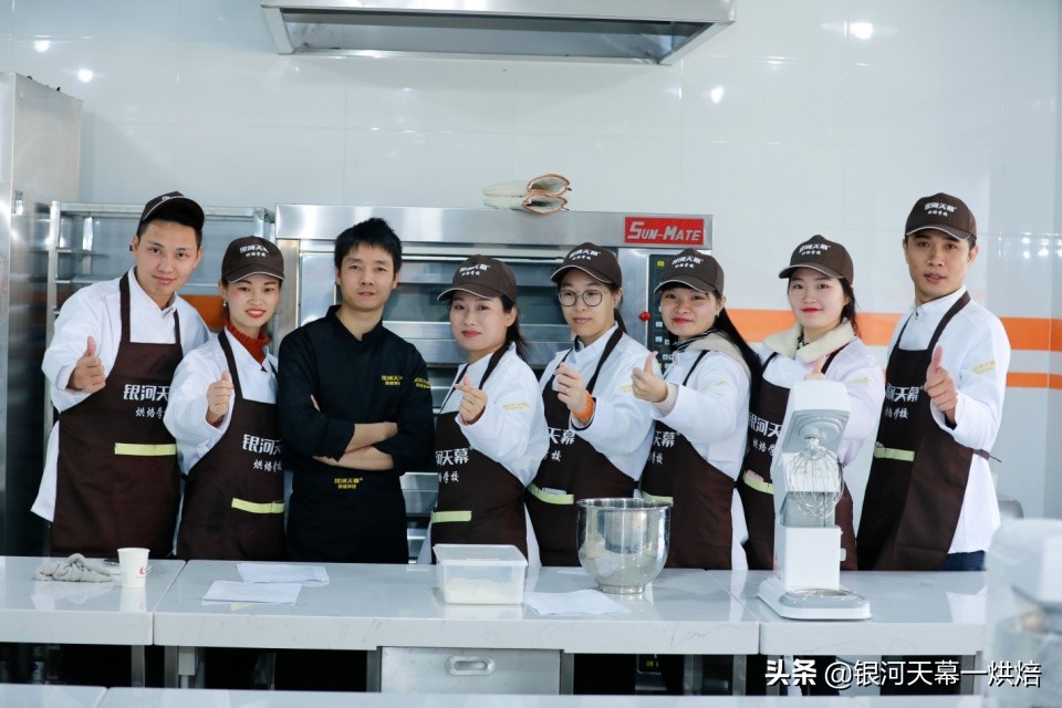 零基础私房烘焙创业课,零基础烘焙创业培训班