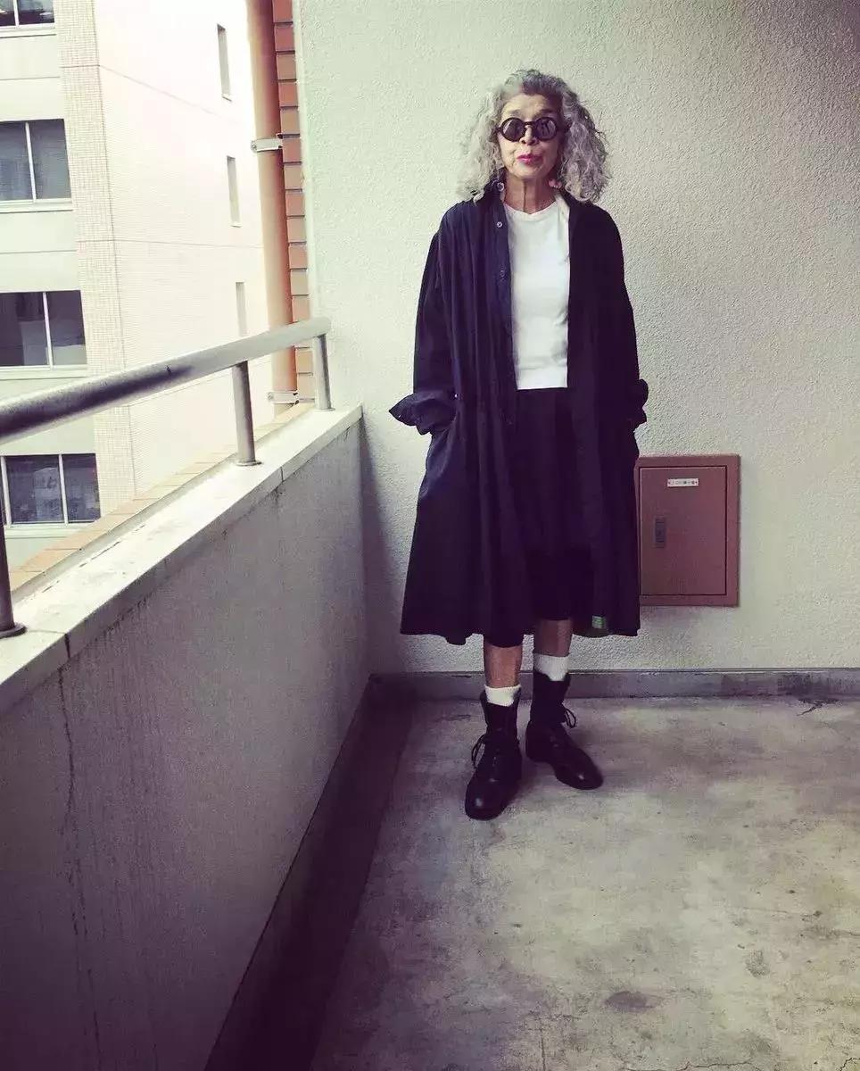 80岁的时尚潮流老奶奶 (88岁时尚老奶奶)