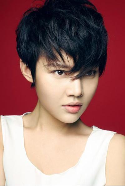 靠身材出道的两字女星,靠身材火的女星