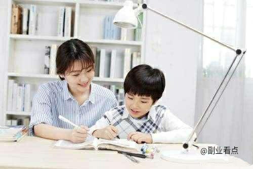 有没有一个月赚几百块的副业,有没有月入百万的副业