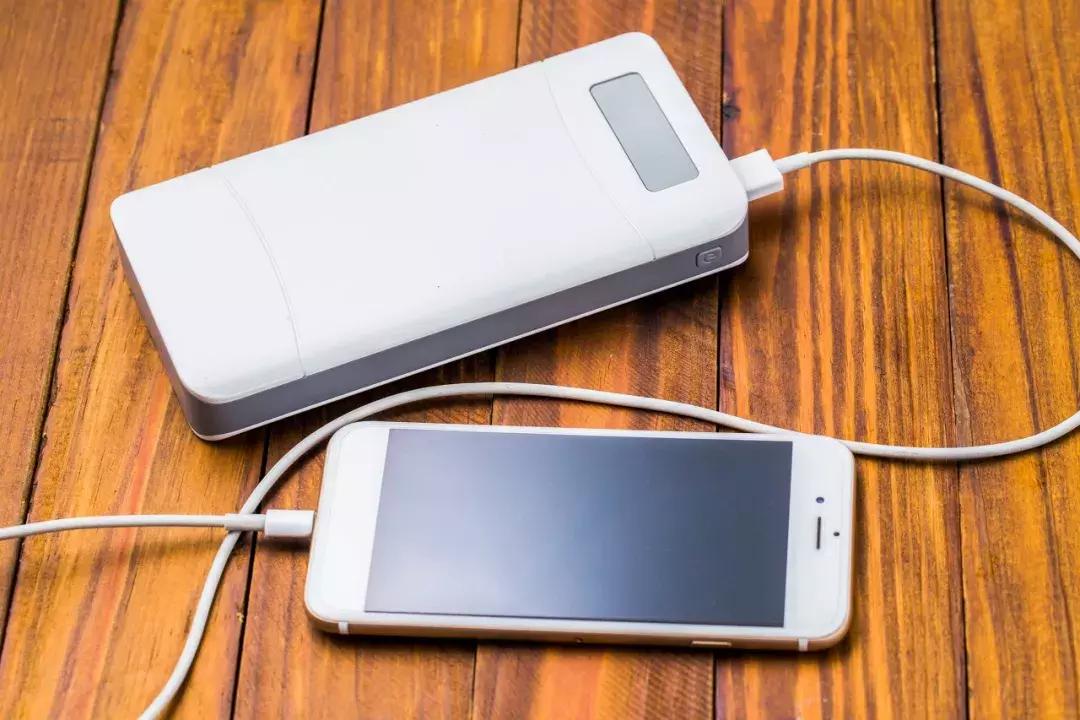 为什么香港人把充电宝叫尿袋 (香港充电宝尿袋)