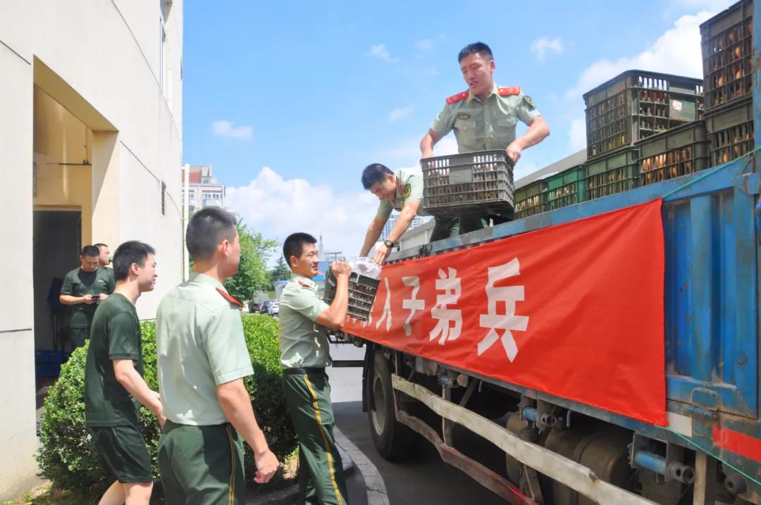 卫滨区开展庆八一拥军慰问活动,爱国拥军促进会八一慰问部队