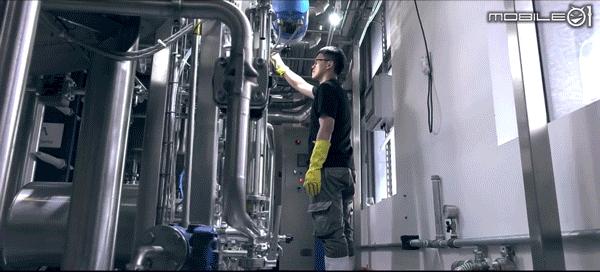 外国人喝中国精酿,泥煤味精酿