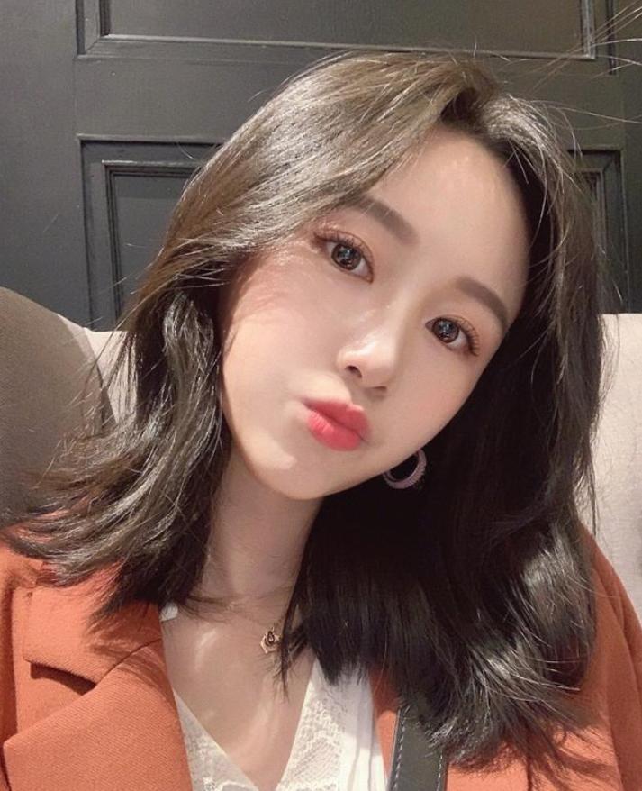 现在黄头发染什么颜色好,今年流行哪种棕色头发