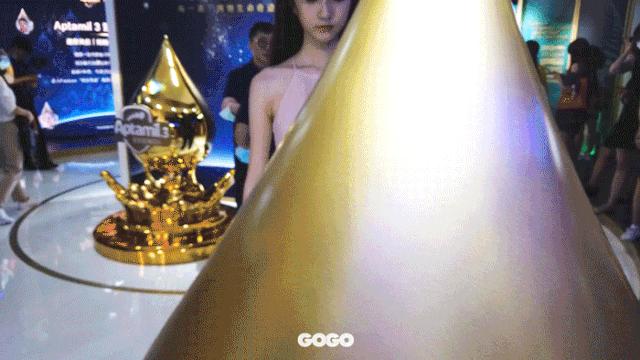 神秘黄金奶滴空降静安嘉里中心，助力魔都辣妈