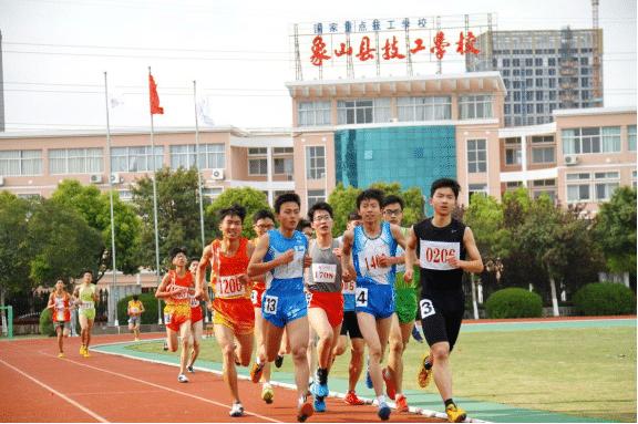 田径投掷项目的专项训练,田径中的投掷项目有什么