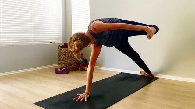 手脚麻木的锻炼动作,手脚僵硬怎么练习