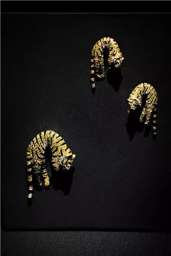 卡地亚高级珠宝戒指 (关颖卡地亚珠宝价格)