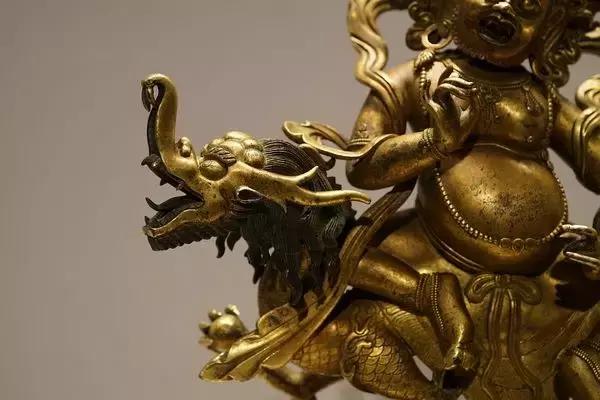 清代铜鎏金佛像的鉴定,清代铜鎏金无量寿佛像