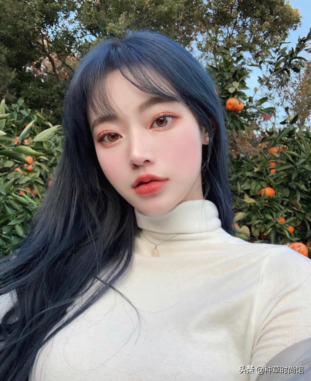 别再烫羊毛卷了！今夏“奶茶发”火了，超洋气