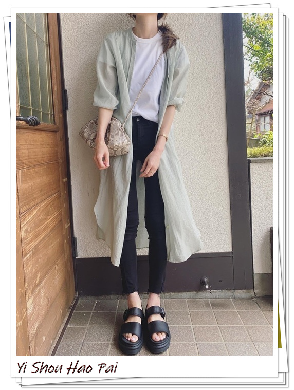 优衣库的宽松t恤叠穿,优衣库的简约穿搭