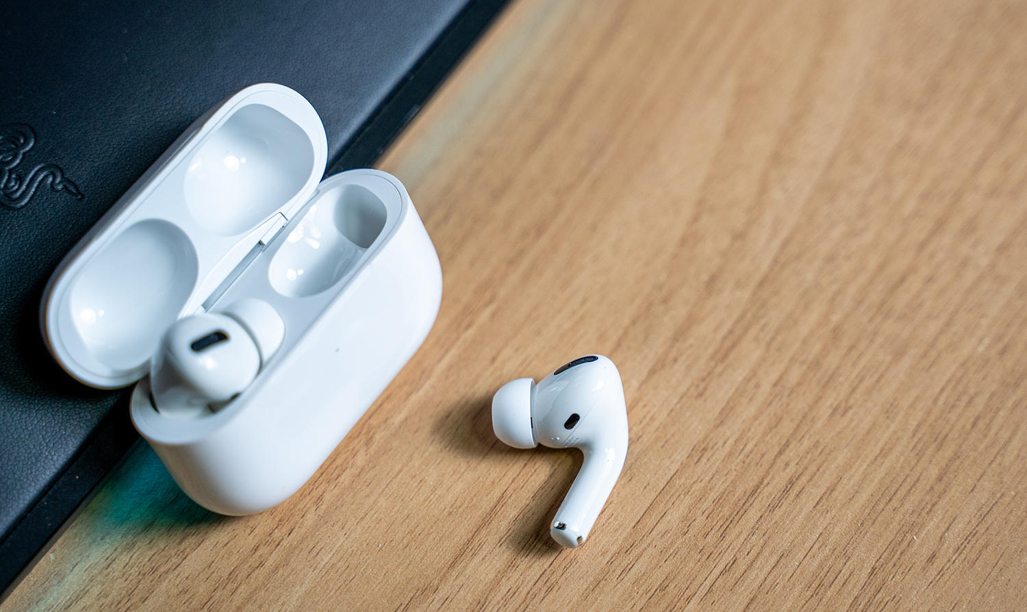 1000入手二手airpodspro2,1599元买airpodspro