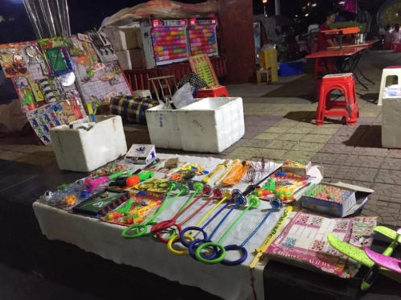 摆地摊卖玩具生意好做吗,新手摆地摊卖玩具进货渠道