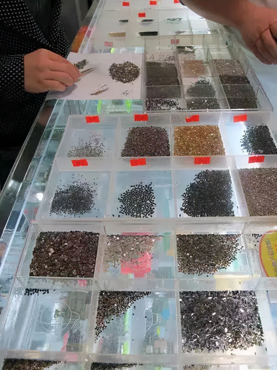 旧手机回收淘金,旧手机回收的利用价值