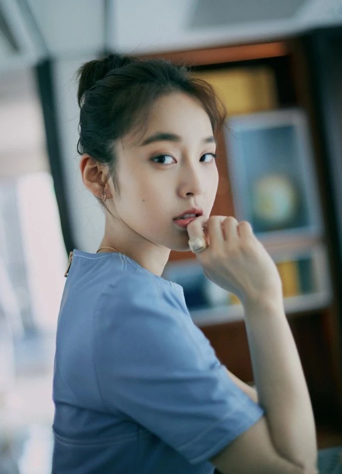 张天爱蝴蝶结镂空裙秀紧致曲线,张天爱同款紧身裙