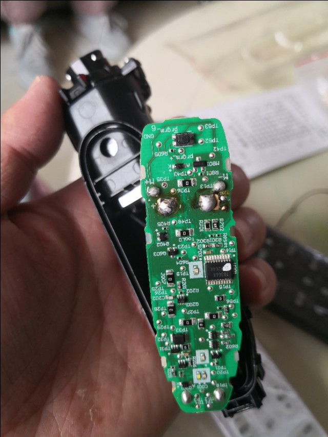 飞利浦剃须刀s5000系列怎么样拆卸,飞利浦电动剃须刀s5000型充不上电