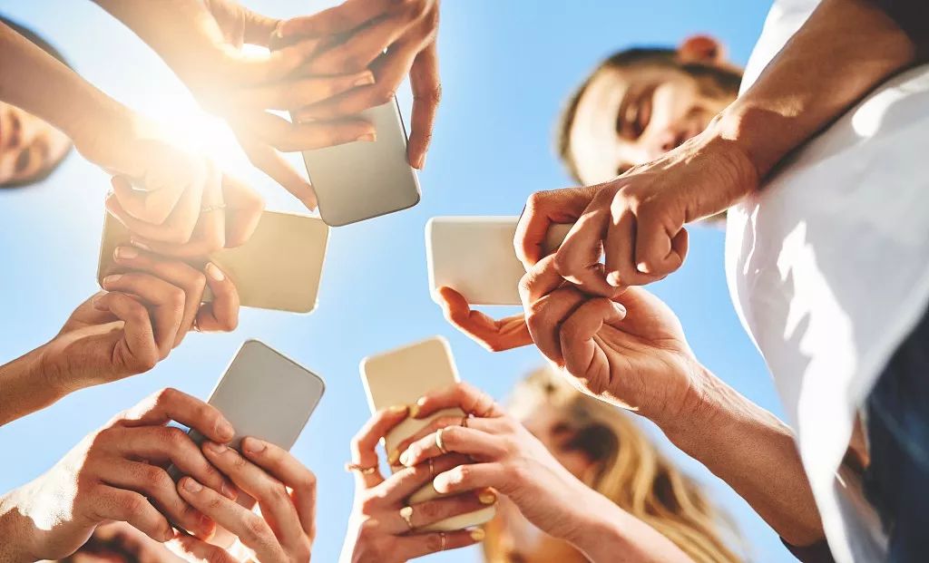 父母网上晒娃,家长不要在网上晒娃