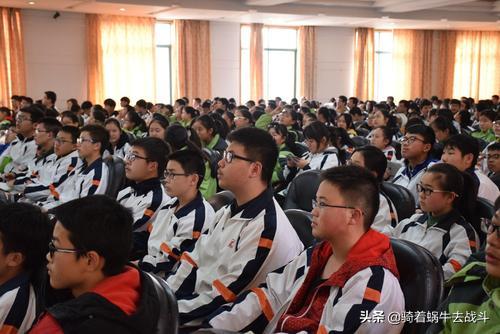 小朋友们如何治疗假性近视,小朋友假性近视怎么治疗