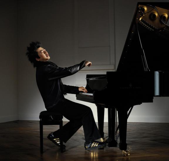 郎朗的成长辛酸历程,郎朗是如何一步步成为钢琴家的