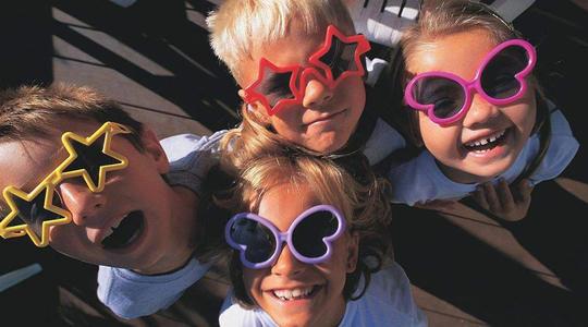 小孩眼镜怎么选镜片,儿童眼镜镜片选哪种比较好