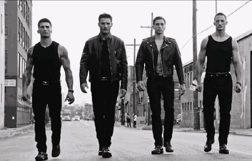 皮衣衣服皱巴巴怎么弄平整,皮衣服有褶皱怎么弄平