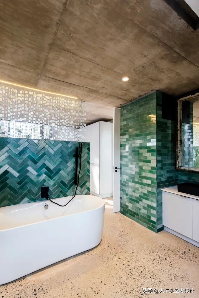 383㎡现代风度假屋，用混凝土打造自然野性之美