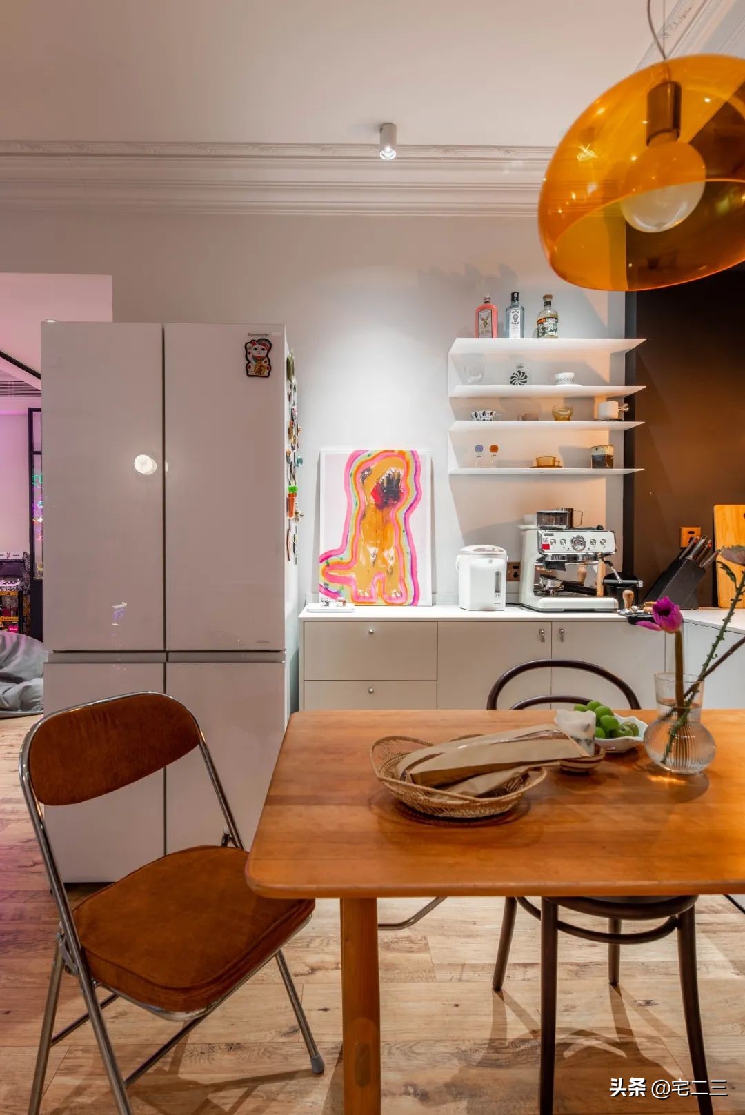 霓虹灯下，他们的“摇滚之家”