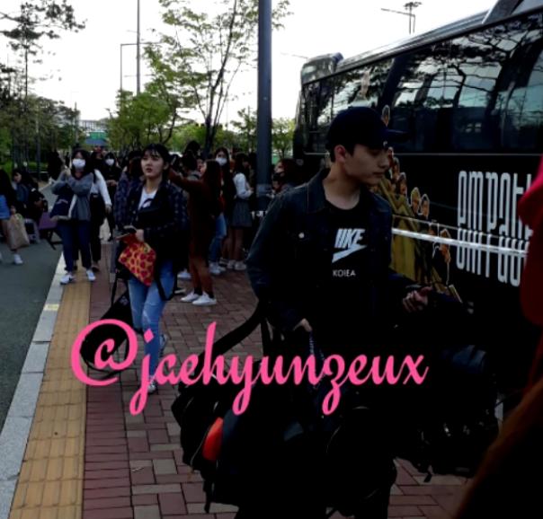 威神直播李秀满,威神v经纪