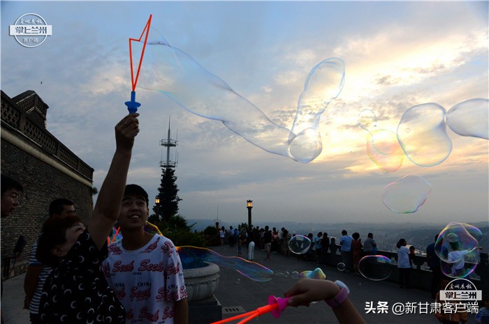 兰州市中国夜经济,兰州夜经济点亮