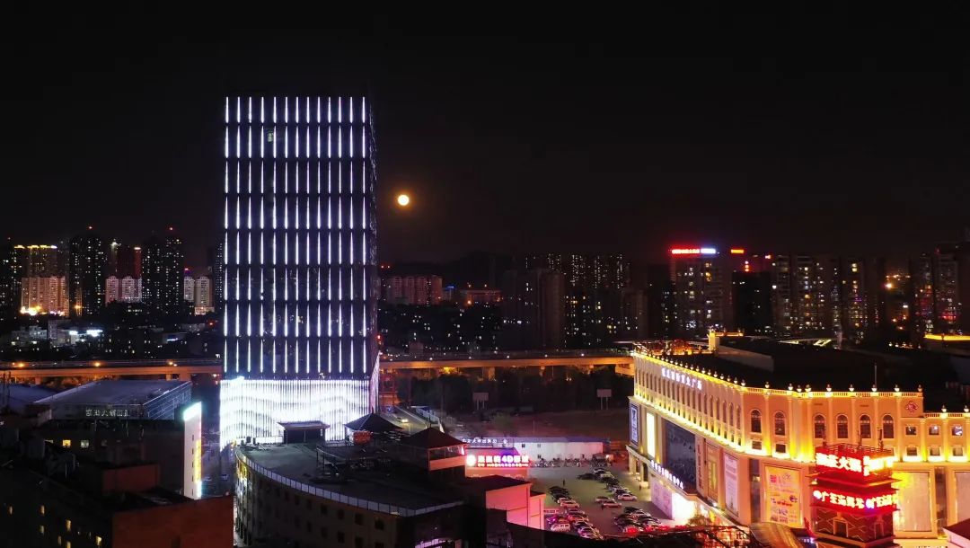 【风尚行】新亚洲体育城之夜灯光与星空下的城市活力