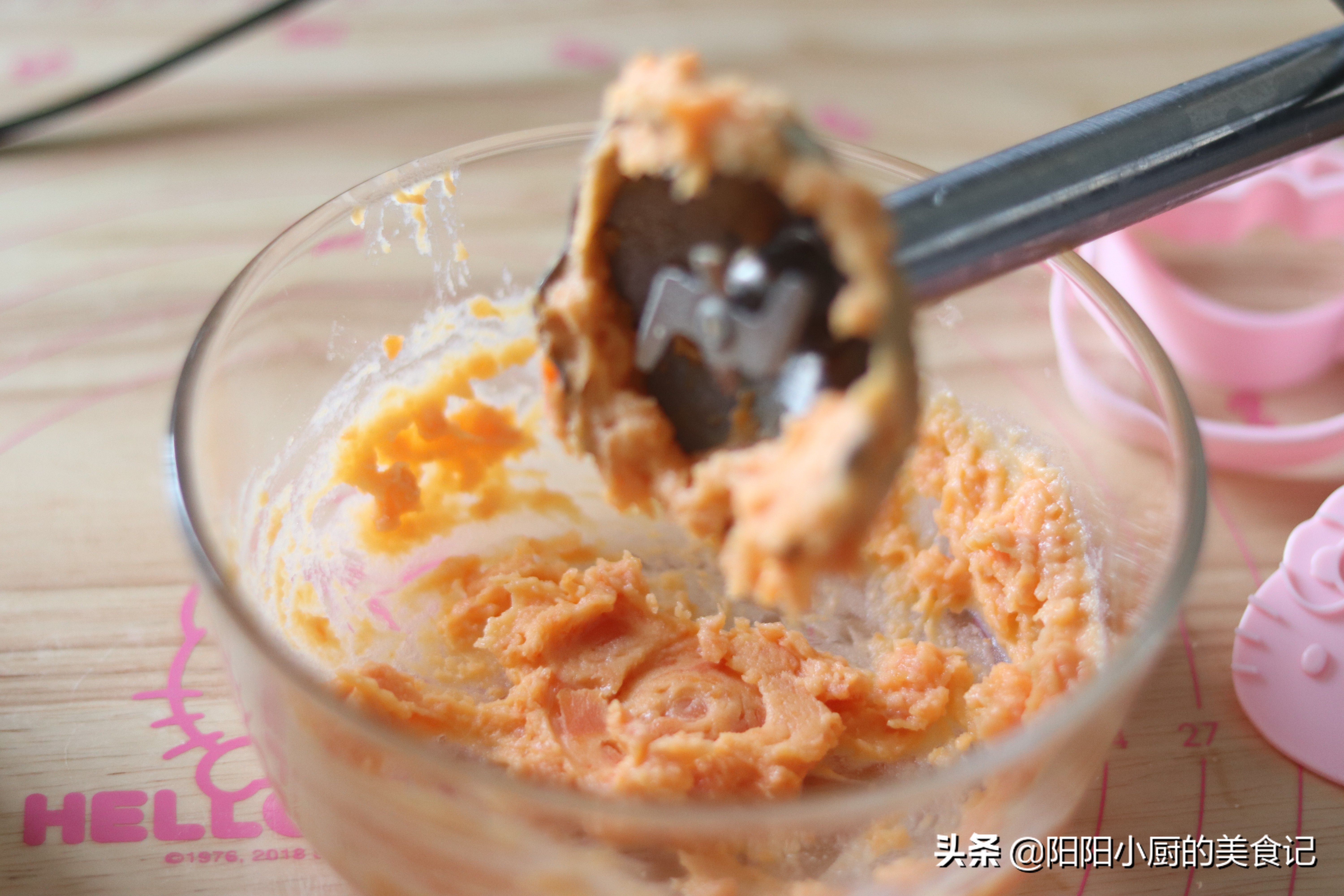 奶粉做好吃的小零食简单的,用不完的奶粉做零食