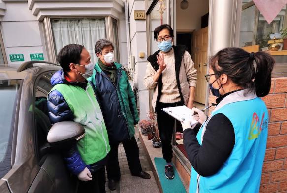 “你剁肉吵到我孙子午休了”，老人上门质问，邻居硬核回怼太解气