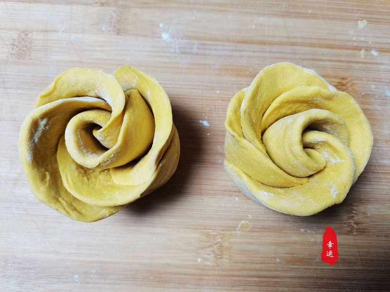 金灿灿的黄馒头,金灿灿黄金馒头好看又好吃