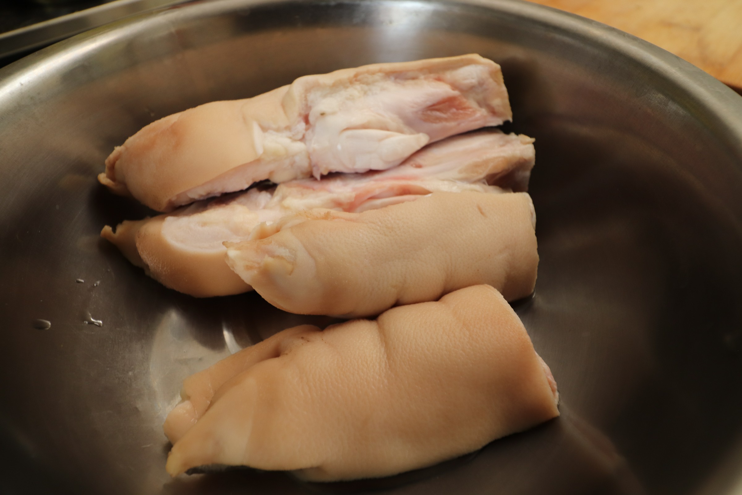 怎么处理猪蹄炖猪蹄才软烂,炖猪蹄什么火候