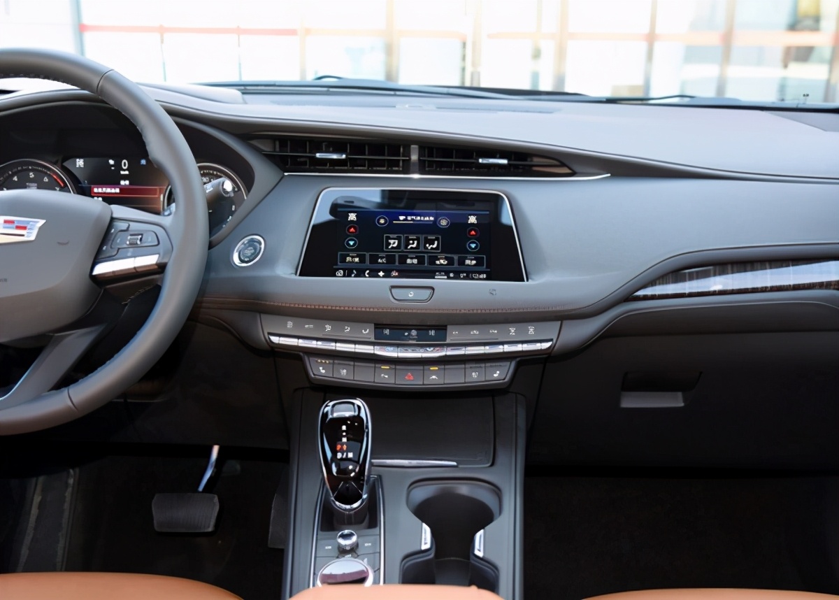 豪华紧凑型suv之战凯迪拉克xt4,和凯迪拉克xt4同级的bba