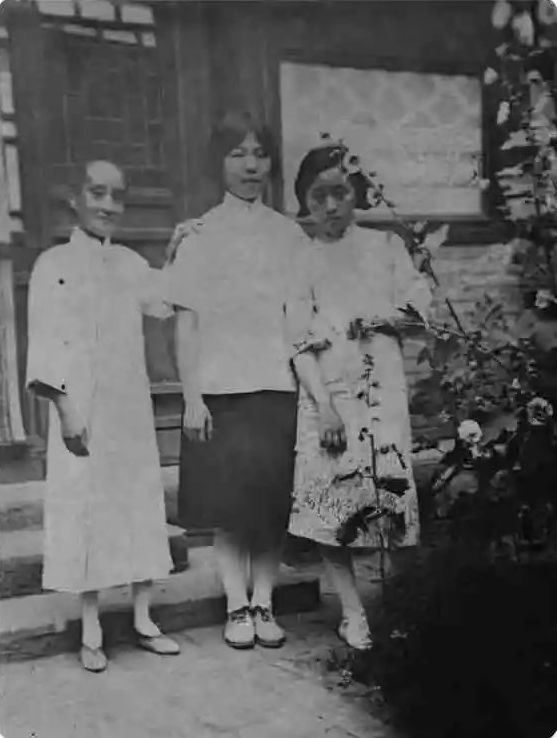 她过了41年无性无爱婚姻，文豪丈夫出轨，无人养老，最终悲惨离世