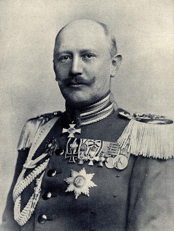 出身军旅世家，受*毛老**奇亲传，德意志帝国军事奇才施里芬伯爵